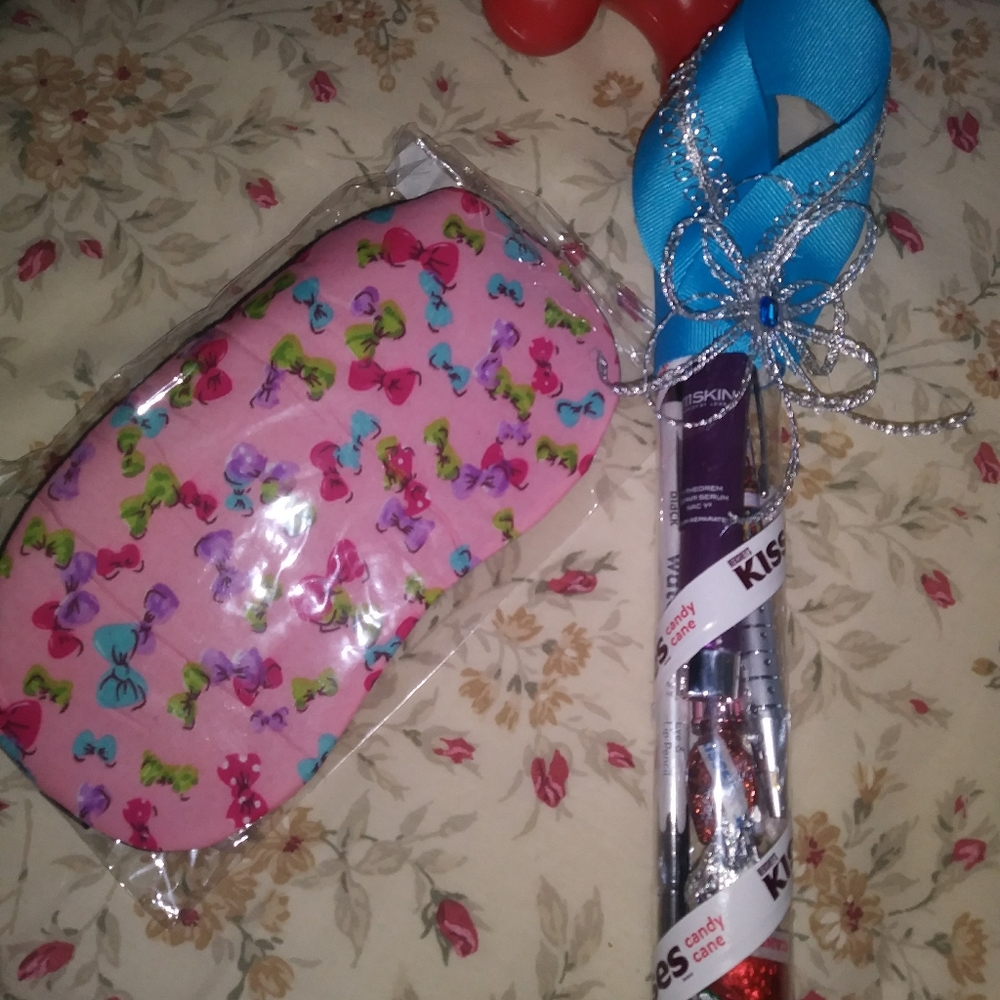 Makeup,eye gel & mask to sleep,etc